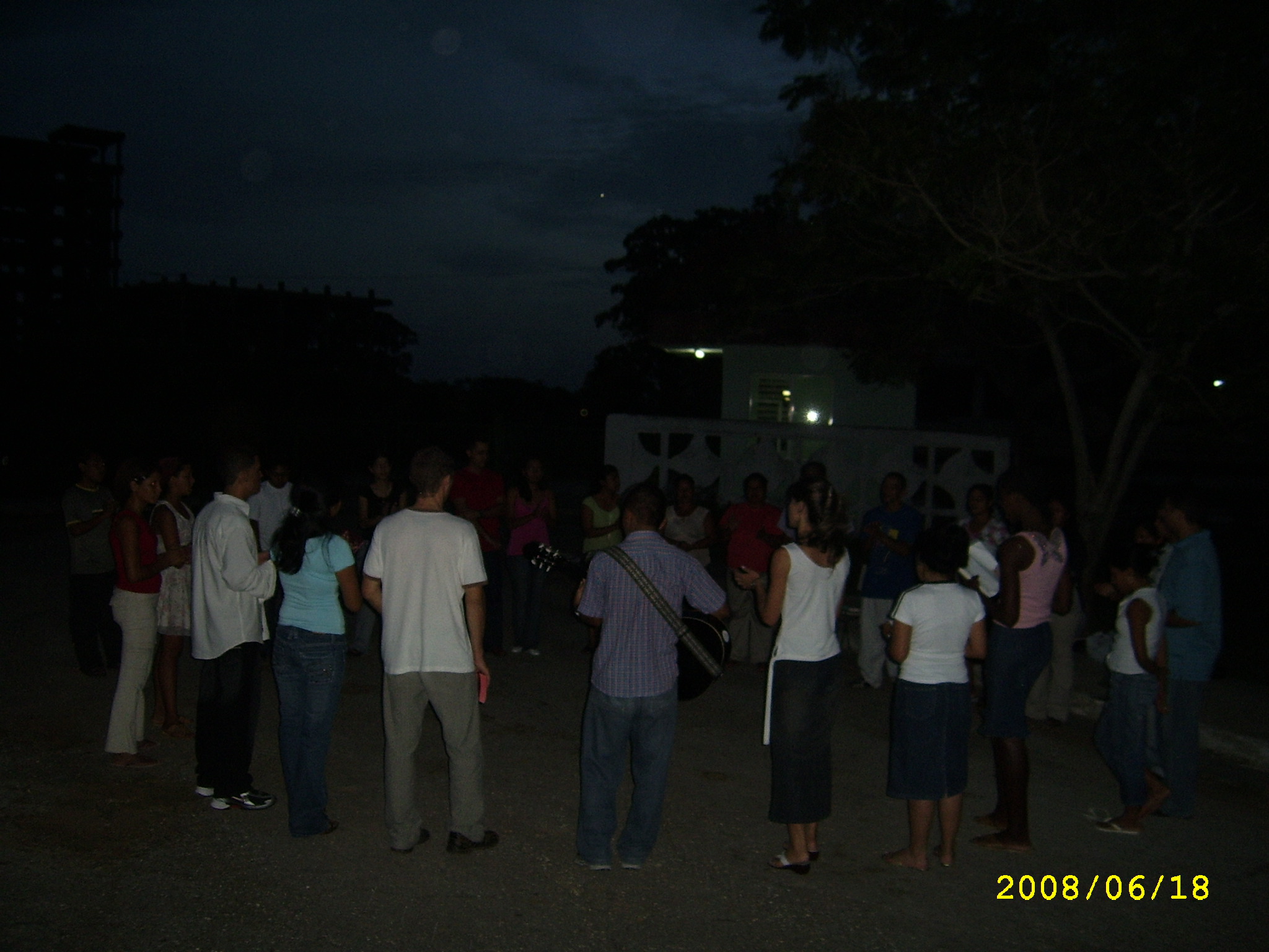 La închinare în Templul "Cerul şi Stelele" La închinare în Templul "Cerul şi Stelele"