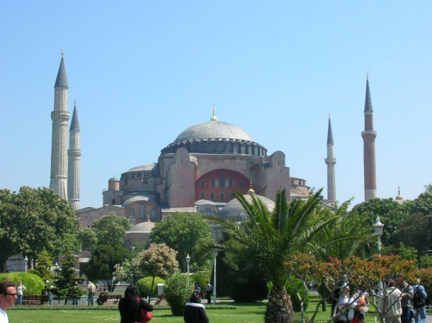 Musulmanii din Turcia cer transformarea catedralei istorice într-o moschee