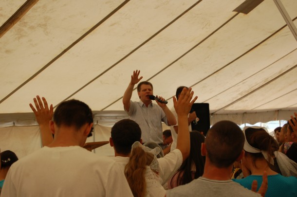 Ascunzișurile tinerilor creștini – Tabăra Neemia 2012 Republica Moldova (video)