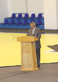 În mâinile oamenilor