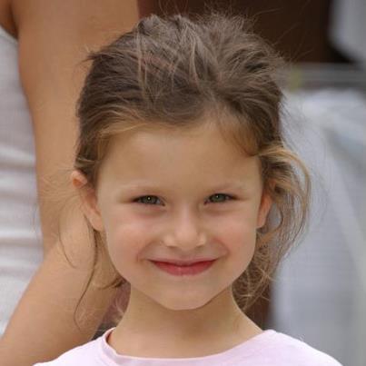 Rugați-vă pentru Timea, o fetiță diagnosticată cu leucemie!