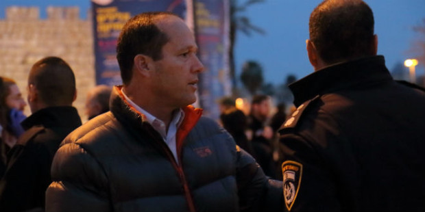 Primarul Ierusalimului declarat erou după ce s-a luptat cu un terorist