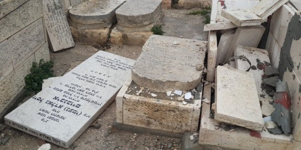 800x400xtomb-destroyed-800x400.jpg.pagespeed.ic.PkCYrdwqx6