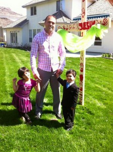 Saeed și cei doi copii ai săi în anul 2010