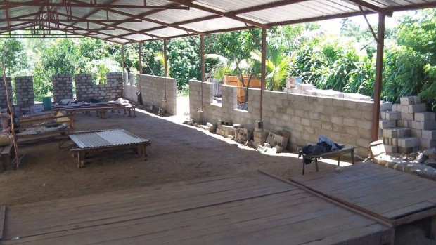 Bis Manakara ajutor pereti