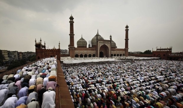 Numărul musulmanilor va egala procentul creştinilor în 2070