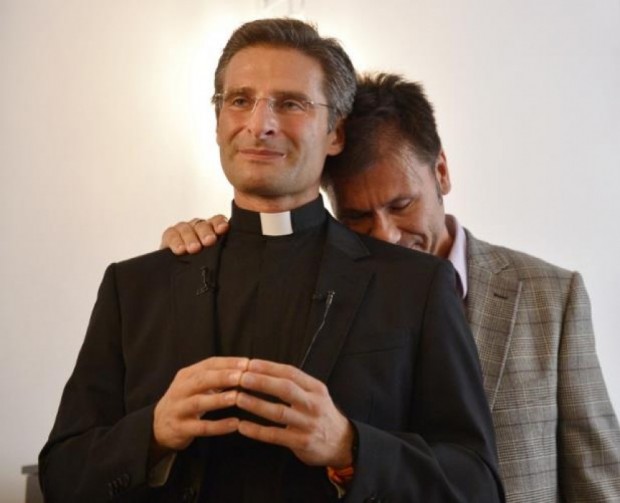 “Furtuna homosexuală” loveşte din plin în Vatican