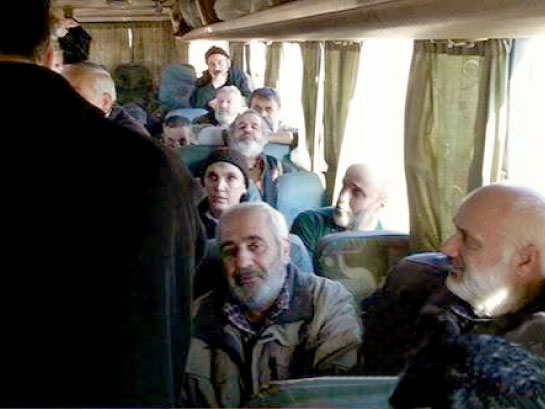 freed_hostages_on_bus-4X3