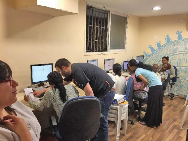 535330_1216655448347781_6993877318615318965_n