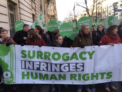 “Victorie pentru demnitatea umană” – APCE a spus: “NU traficului de maternitate”