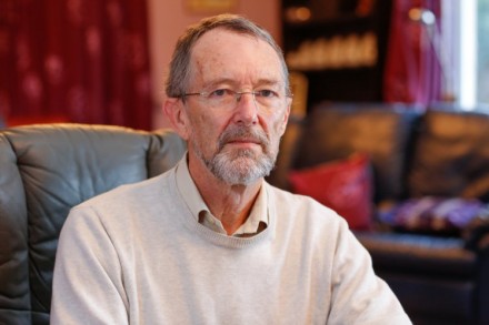 Un judecător din Marea Britanie a fost destituit din funcție pentru opinii contrare adopției de copii de către cuplurile homosexuale