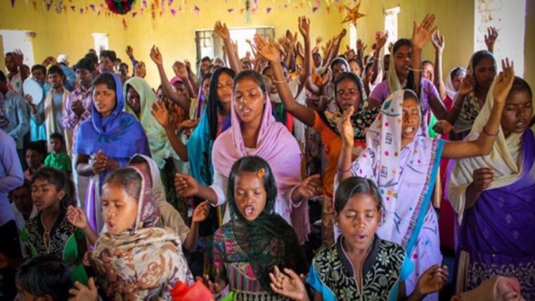 Dumnezeu lucrează printre cei neevanghelizați din India, eliberând pe mulți de demoni și vindecând bolnavii