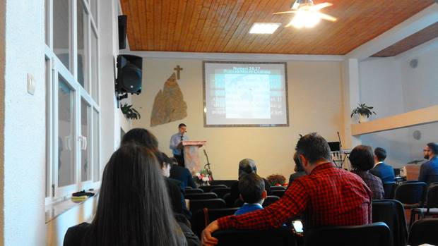 Mostre de Tok Pisin – familia Taciuc, misionari în Papua Noua Guinee