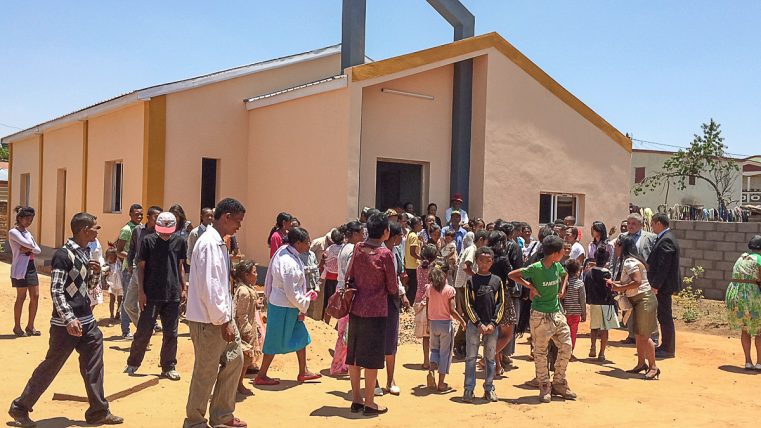 curtea-bisericii-poza-5