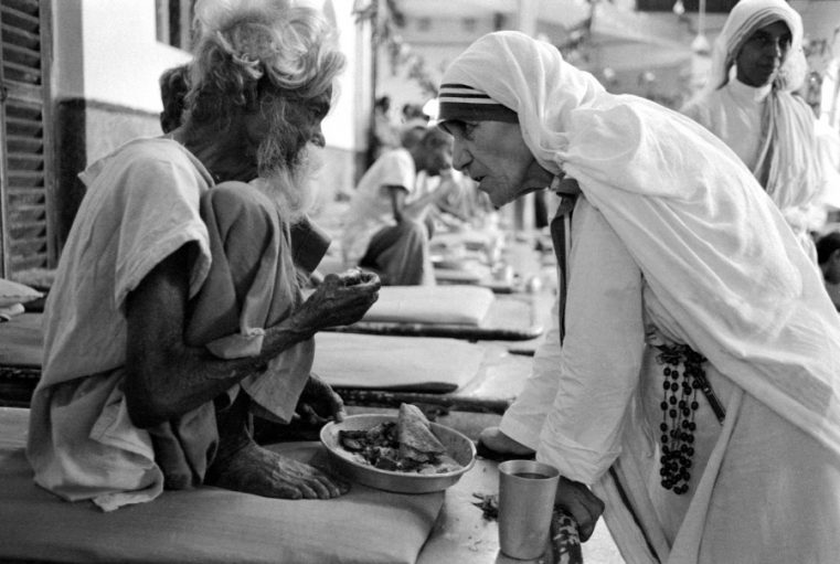 Maica Tereza: săracii sunt oameni minunați