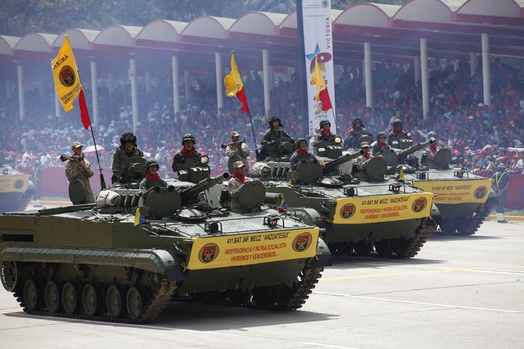 Armata Maduro luptă împotriva revoltei Guaido