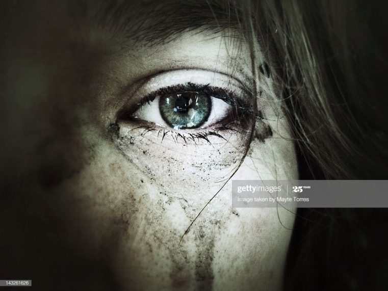 Ioana Saitiș: De ce plâng femeile?