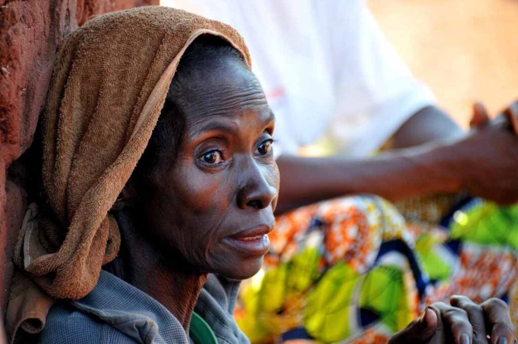 Un tată musulman din Uganda şi-a bătut şi otrăvit fiica pentru că s-a convertit la credinţa în Hristos