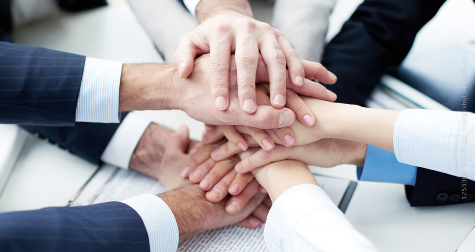 Mana de luni: Nici unui dintre noi nu este la fel de inteligent ca noi toți la un loc