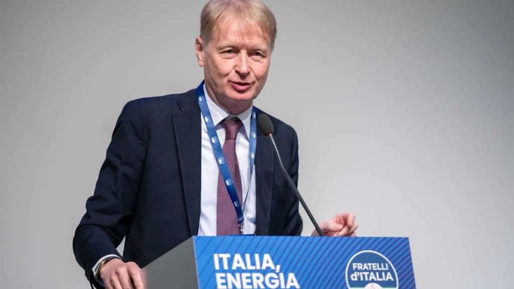 Senator italian este criticat pentru folosirea Bibliei în a-și exprima poziția privind homosexualitatea