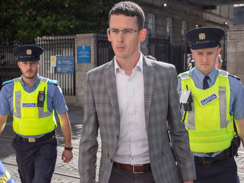 Profesor irlandez rămâne în închisoare pentru refuzul de a folosi „pronumele corect” în cazul unui elev transgender