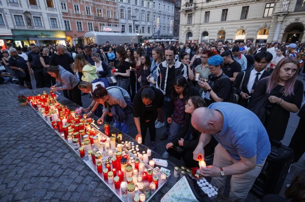 Tragedie în Austria după ce un atacator a ucis 11 persoane